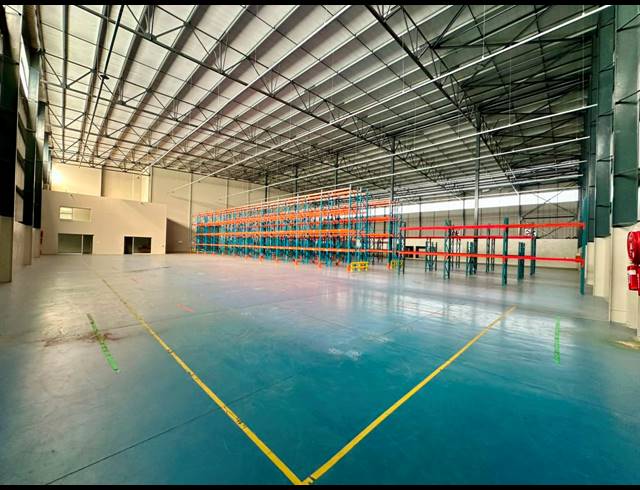 3,234M² WAREHOUSE FOR SALE IN COSMO BUSINESS PARK